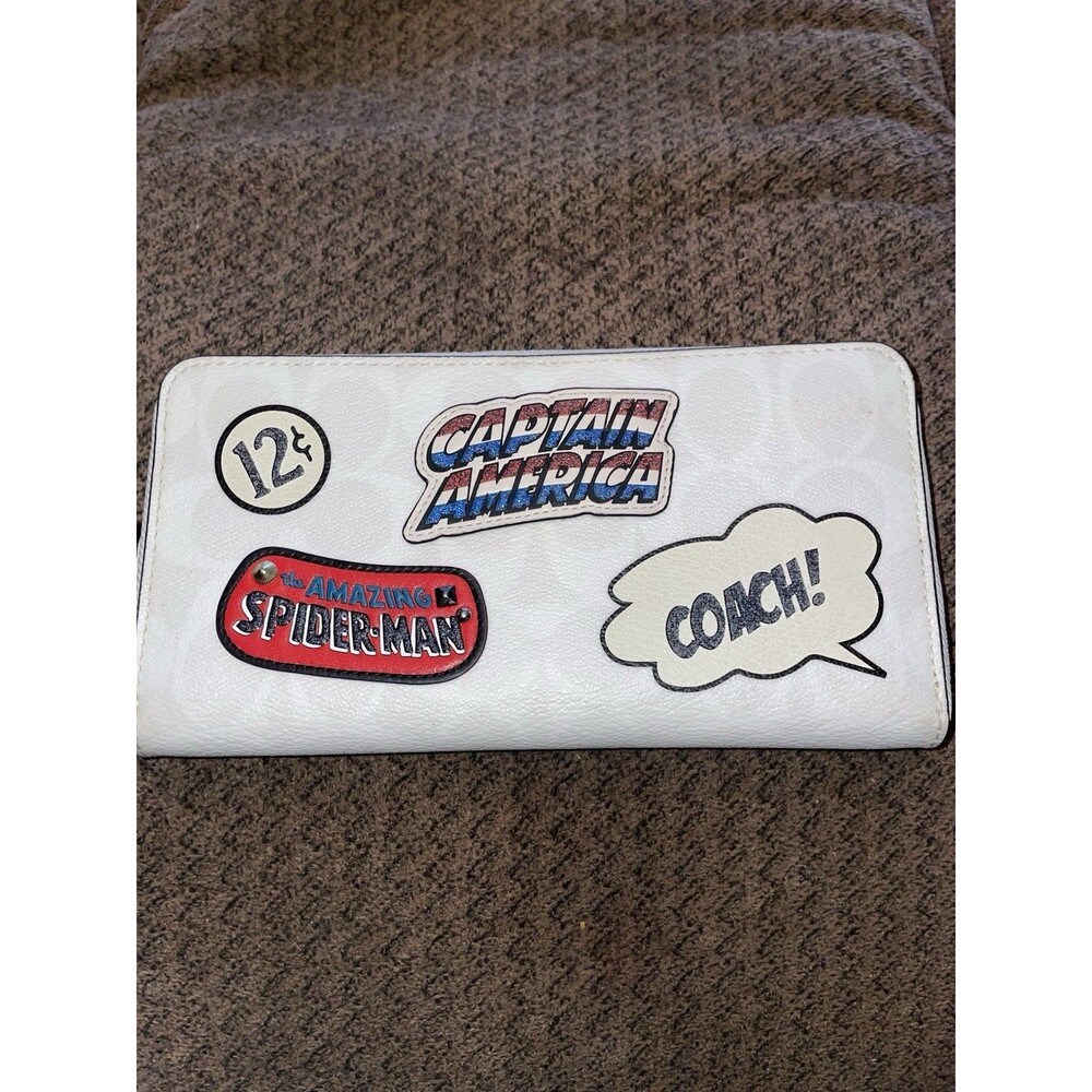 Coach x Marvel Ltd EDT Zip Wallet White Signature – Spider-Man D2081-3478